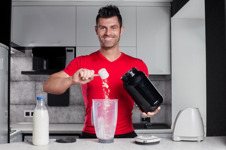 Which whey protein is your favourite one? Do you mix it with water or milk? In our redaction, we love Caramel flavour, mixed with milk and ice! Delicious!
