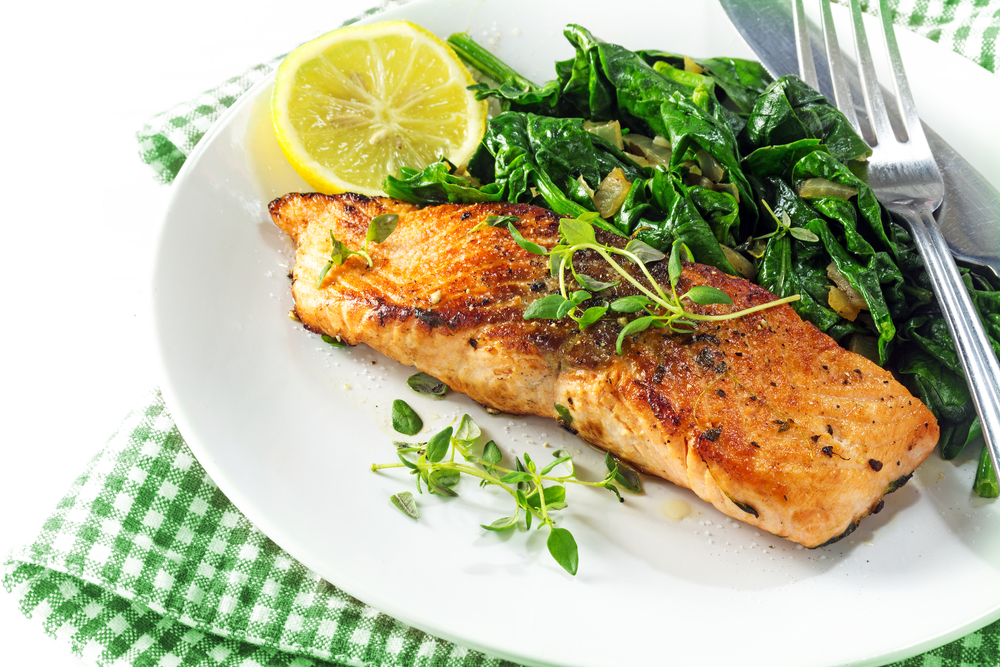 Example of meal on Kwasniewski diet - Salmon with spinach